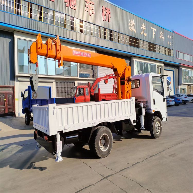 永和县三轮随车吊定制 农用改装机自备吊中瑞长期出售